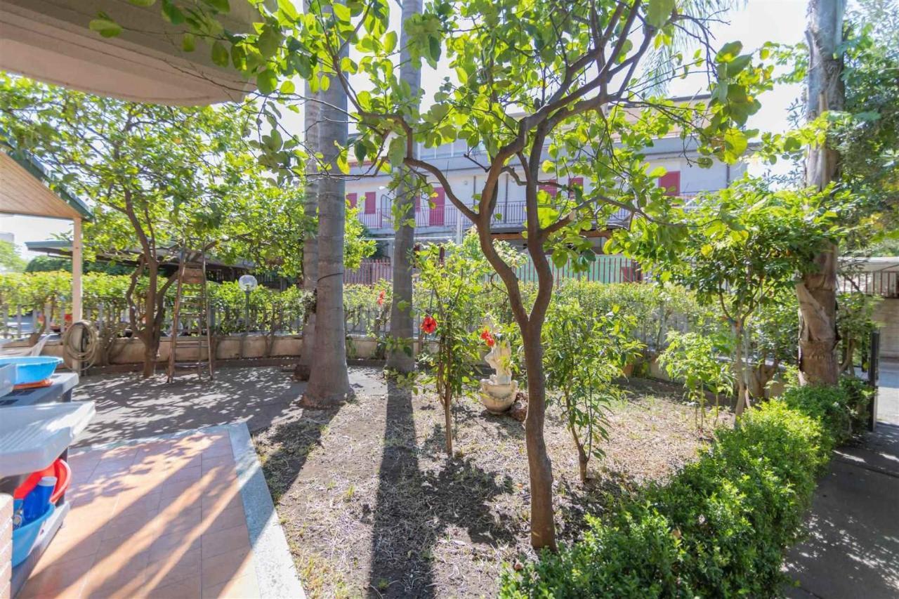 Villino Con Giardino Terrazzo E Parcheggio Privato Mascali Exterior foto